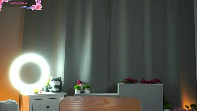 แชท XXX สดของ LorettaGladman