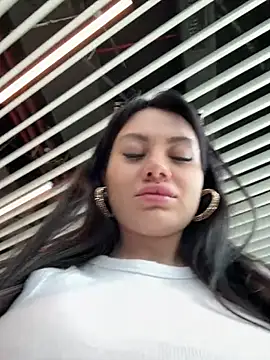 Wet__Bunny Live XXX Chat