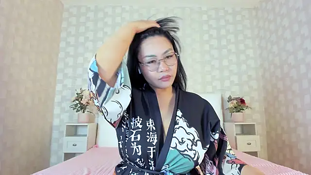 NatsumiHun's Live XXX Chat