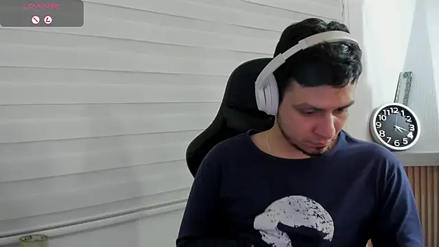 Chat +18 de Rick_Adams ao vivo