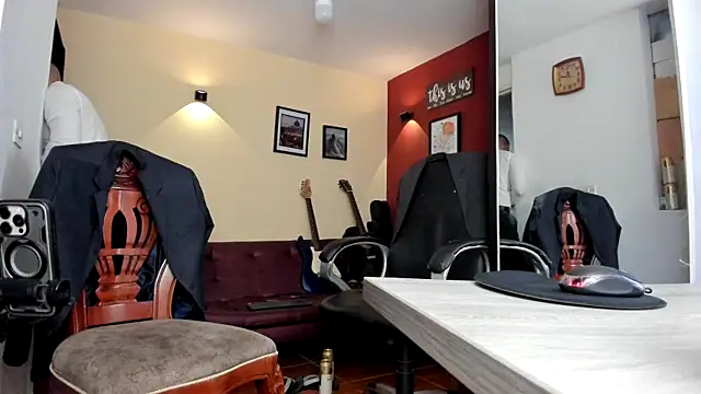 Pokazy przed kamerką – thesexlawyerx