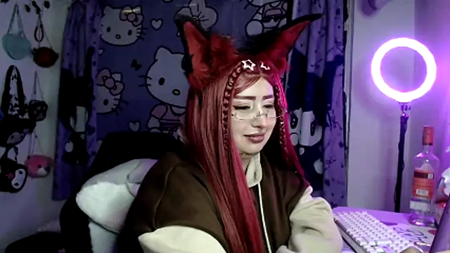 Chat +18 de lussyevans24 ao vivo