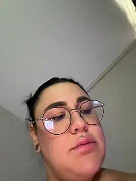 Chat +18 de SwittieKendra ao vivo