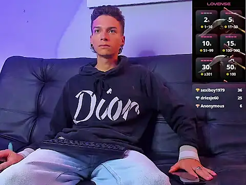 Pokazy przed kamerką – Noahh_Sky