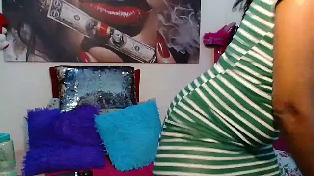 Moreish-06's Live XXX Chat