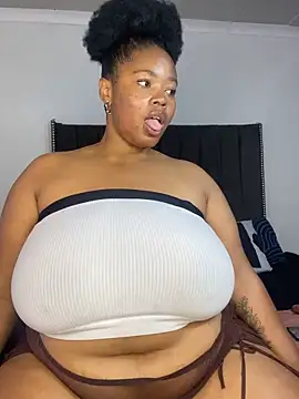 LunaCovenn's Live XXX Chat