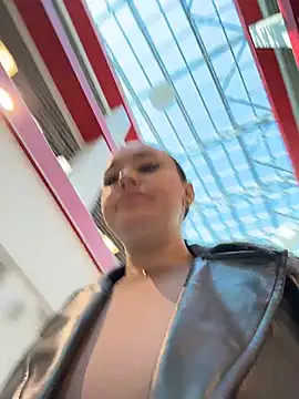 Chat +18 de KiraSunshine ao vivo