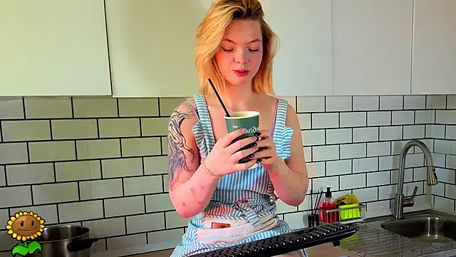 MelinaBunnyyy's Live XXX Chat