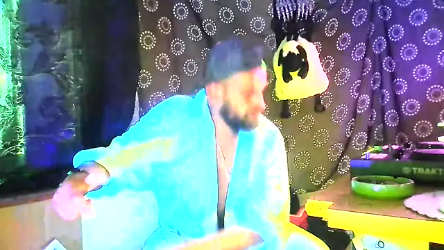 Guyst049 – Kamerová šou