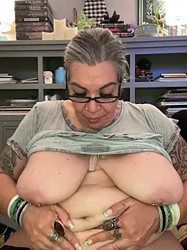 dieseldame1313's Webcam Show