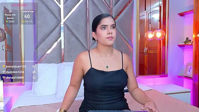 Martina-Roberts- Live XXX-Chat