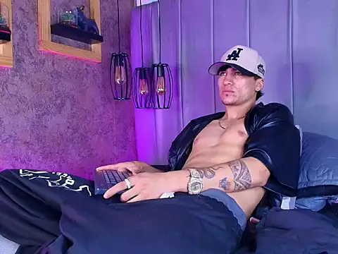 Show modela The_BossCrown na web-kameri