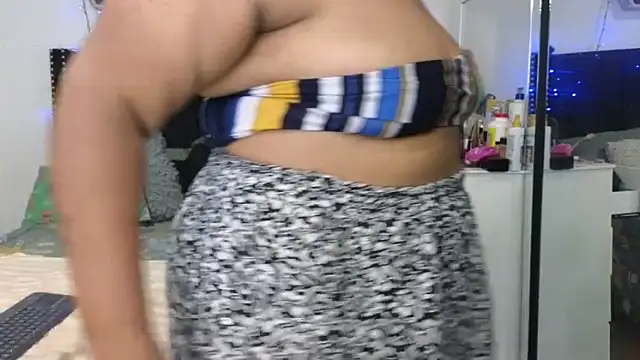 Chat XXX en directo de charlotte_077