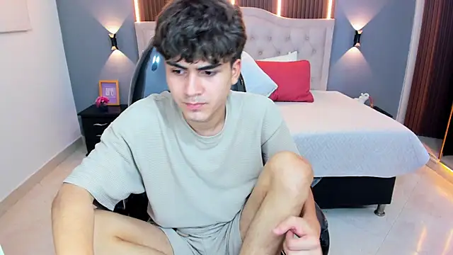 Tommy18__'s Live XXX Chat