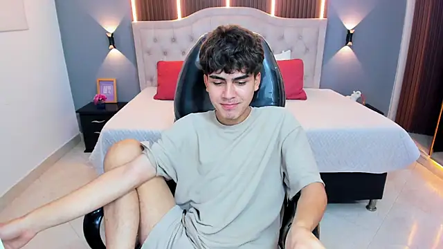 Tommy18__'s Live XXX Chat