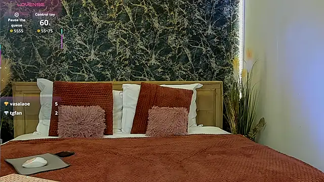 Maya_Collins_'s Live XXX Chat