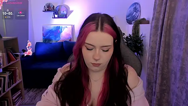 แชท XXX สดของ CoraMiel