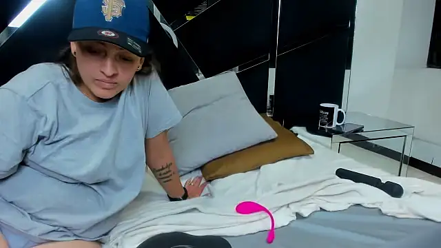 Alyssa_Noah's Webcam Show