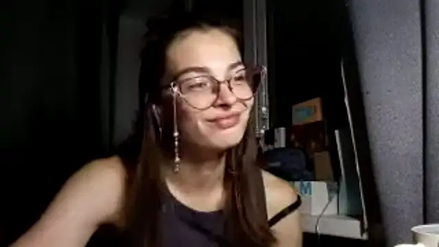 Chatroom XXX en direct de AndreaAbo