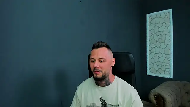 XXX chat uživo modela BrianHunts