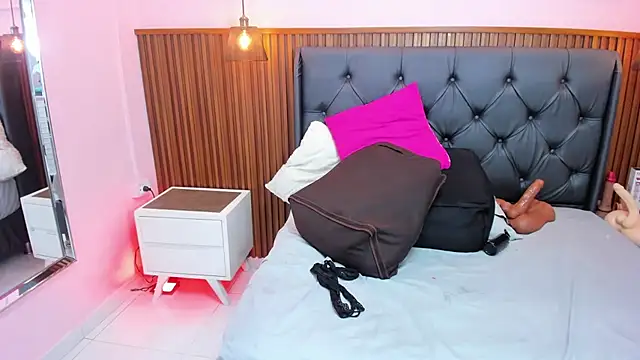 MEYLAGIA – Naživo XXX chat