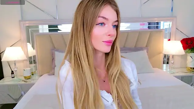 MeganMour élő XXX-chatje