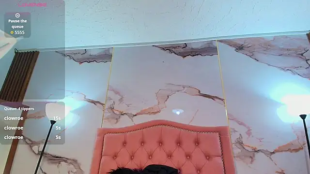 AlyaThompson's Live XXX Chat