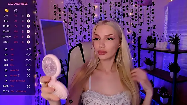 AnyaTaylor_ Chat XXX in diretta