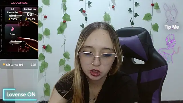 Liaroberts1 Chat XXX live