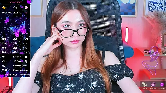 Chat +18 de Karen__davis ao vivo