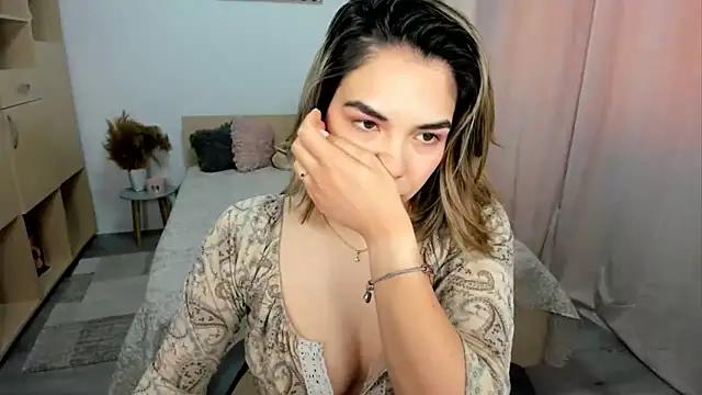 AlexaJuly Chat XXX in diretta