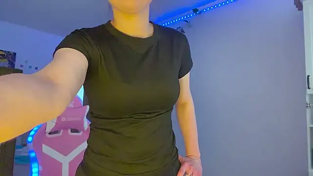 TrixyPaw webcam show