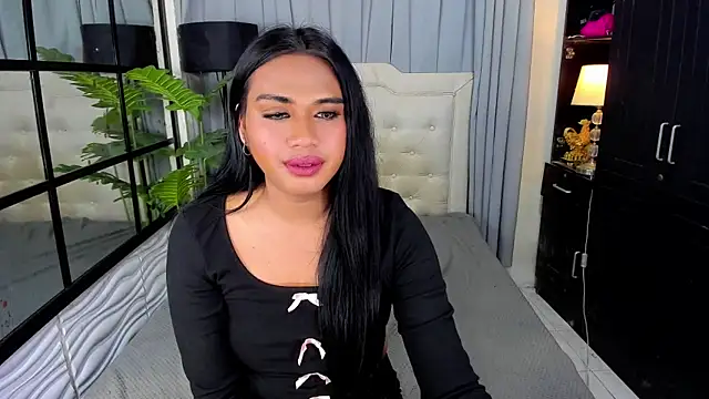 asianhugecockjulia 网络视讯表演