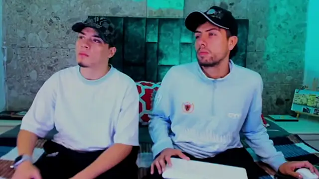 Show de alex_and_christhoper na webcam