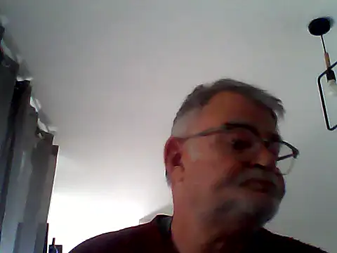 oura: διαδικτυακό σόου στην κάμερα