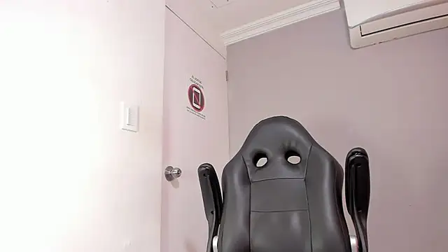 ElaineLaurent Chat XXX in diretta