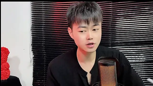 GUCCI-BOY1314's Webcam Show