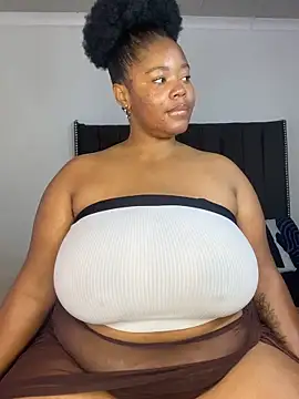 LunaCovenn Webcamshow