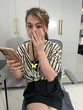 Llabi2k's Live XXX Chat