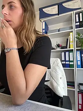 Hii_Lolla's Live XXX Chat