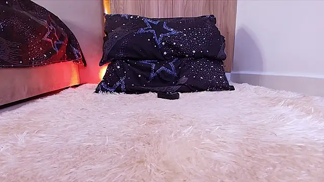 Chat +18 de kiara_lp ao vivo