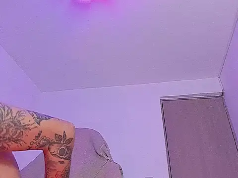 Sembang XXX Secara Langsung sarah_benjjaminn