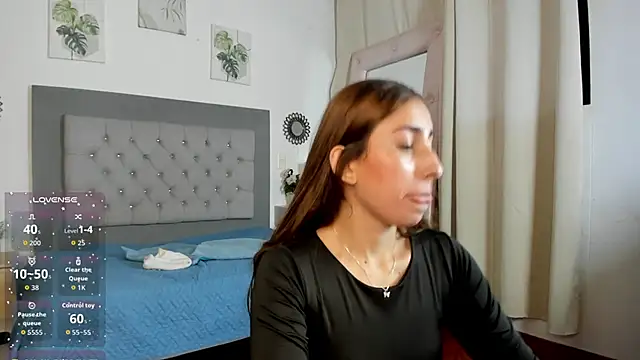 Chat XXX en directo de Arya_Grey