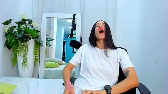 Chat +18 de ViictoriiaSaenz ao vivo