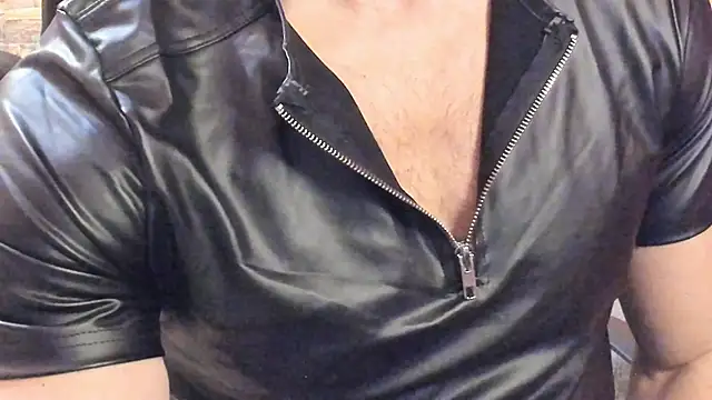 Онлайн чат XXX HotHunkTrainer