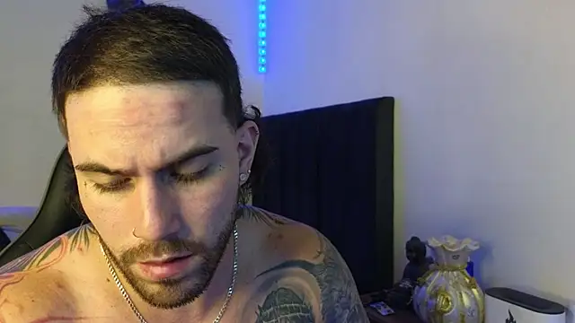 دردشة Ades_Lowe الجنسية المباشرة