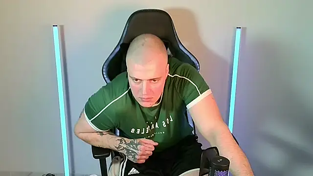 Telenok élő XXX-chatje