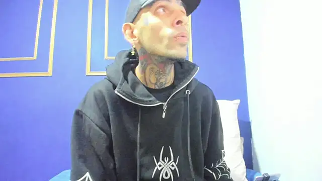 Demon_Rose_ élő XXX-chatje