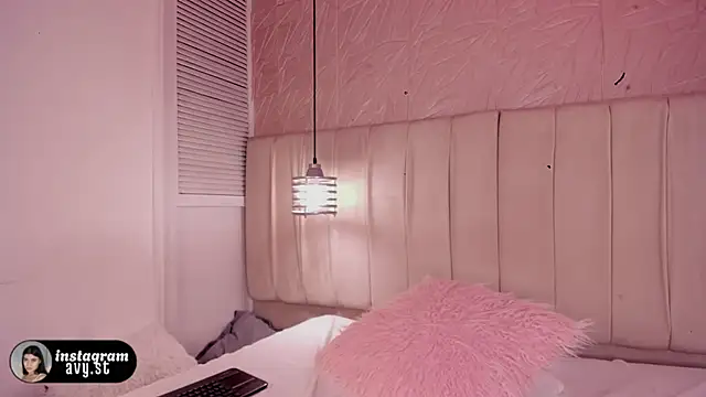 avy_st's Live XXX Chat