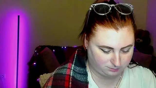 Chat +18 de Alicia_love00 ao vivo